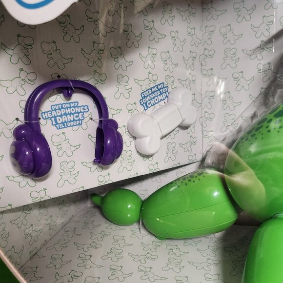 NEW Squeakee The Balloon Dino Interactive Dinosaur Pet Toy Stomps & Roars NIB Ov - Picture 7 of 17